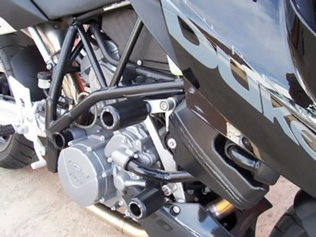 Frame slider R&G instalado KTM 990R Super Duke protección lateral motor