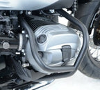 Detalle de montaje barra izquierda R&G en punto de anclaje original BMW R nineT