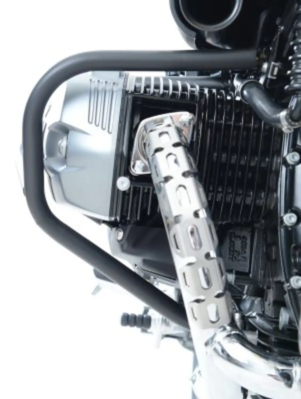 Vista frontal BMW R nineT con barras Adventure R&G protegiendo motor y radiador
