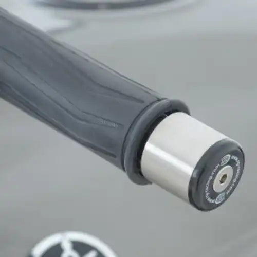 Vista frontal Protector Radiador R&G PRO mostrando patrón geométrico hexa Yamaha R6