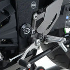 Detalle corte láser protector radiador R&G acero inoxidable para Kawasaki