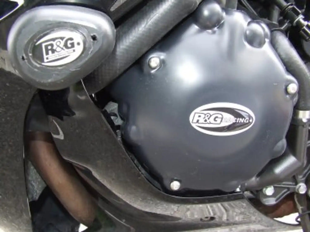 Detalle instalación protector tapa motor R&G Honda CBF1000 sin perforar
