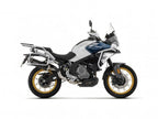 Detalle tapa carbono y construcción titanio escape Arrow CFMOTO 700 MT Adventure