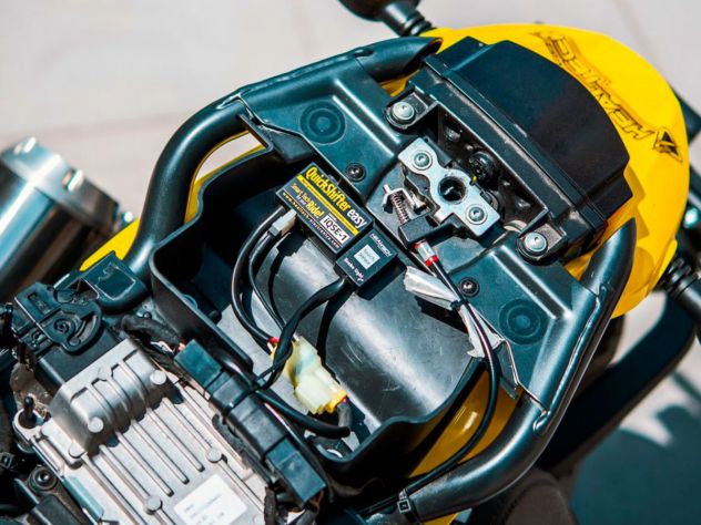 Detalle dimensiones compactas Healtech iQSE-W1 50x30x17mm