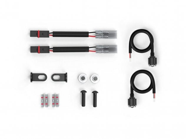 Detalle unidad lumínica Rizoma FR855B con cableado plug-and-play para BMW S1000RR
