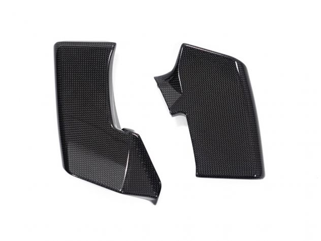 Detalle trama carbono pulido aletas Ilmberger Ducati Streetfighter V2