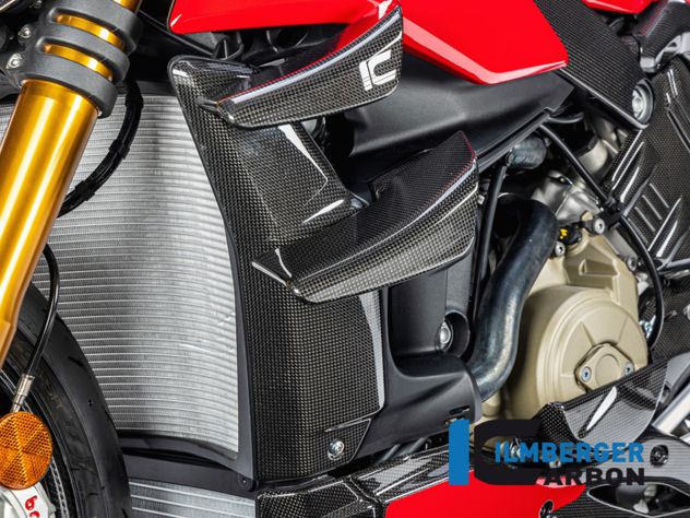 Instalación aletas carbono Ilmberger en Ducati Streetfighter V2 preperforado