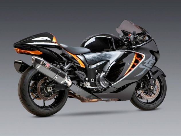 Escapes slip-on Yoshimura R-77 carbono montados en Suzuki Hayabusa 2021-2024