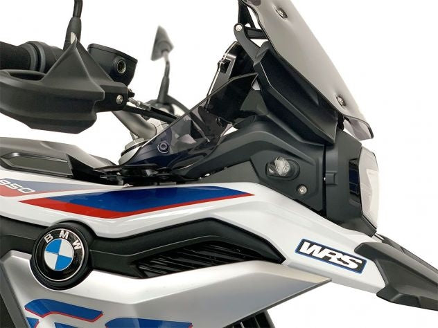 Vista lateral deflector WRS BMW F800GS mostrando canal de aire