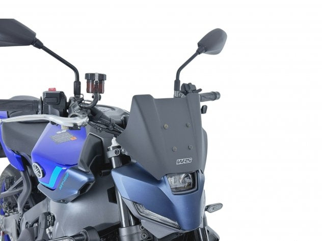 Parabrisas sport negro WRS montado en Yamaha MT-09 2024