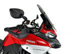 Detalle de acabado ahumado oscuro parabrisas WRS Multistrada V4