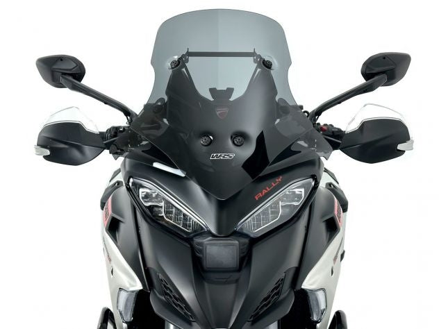 Vista tres cuartos parabrisas touring WRS montado en Multistrada V4