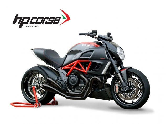 Escape HP Corse Hydroform montado Ducati Diavel 1200 detalle conexión