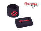 Esponja protectora Brembo instalada en depósito de freno delantero de moto deportiva