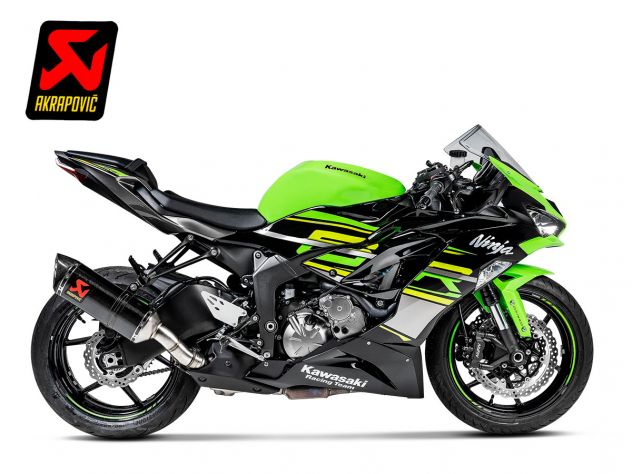Escape Slip-On Akrapovic carbono montado en Kawasaki ZX-6R 636