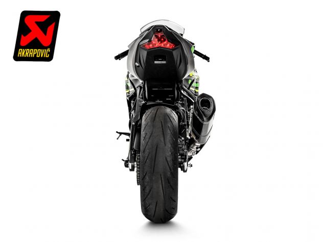 Terminal Akrapovic racing para Kawasaki ZX-6R 636 vista lateral