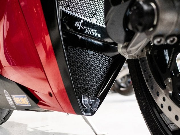 Kit rejilla superior e inferior radiador Evotech Ducati Panigale V4 instalado