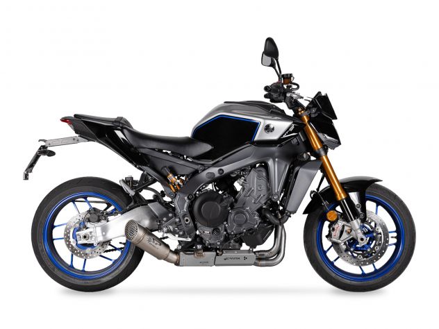 Escape completo Spark Grid-O titanio homologado Euro5 montado en Yamaha MT-09 2024 con soldadura TIG vista