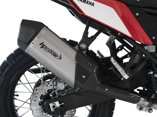 Escape HP Corse SPS Carbon Short titanio montado en Yamaha Ténéré 700
