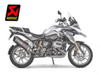 Detalle construcción titanio negro y fibra de carbono escape Akrapovic BMW R 1200 GS Adventure