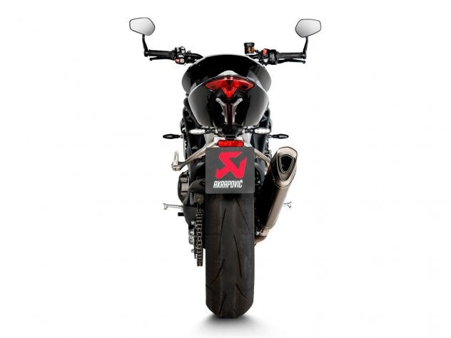 Silenciador Akrapovic titanio montado en Triumph Speed Triple 1200 RS 2024