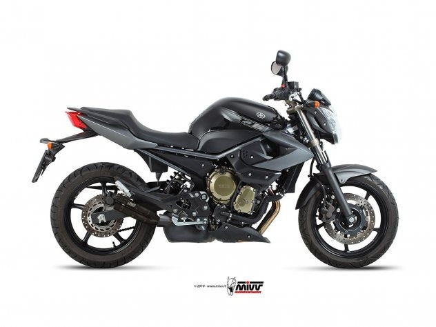 Detalle salida doble escape Mivv Double Gun Black para Yamaha XJ6 homologado