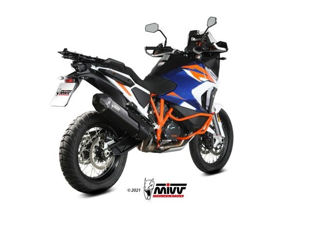 Detalle acabado Black Moon y copa de carbono escape Mivv Speed Edge