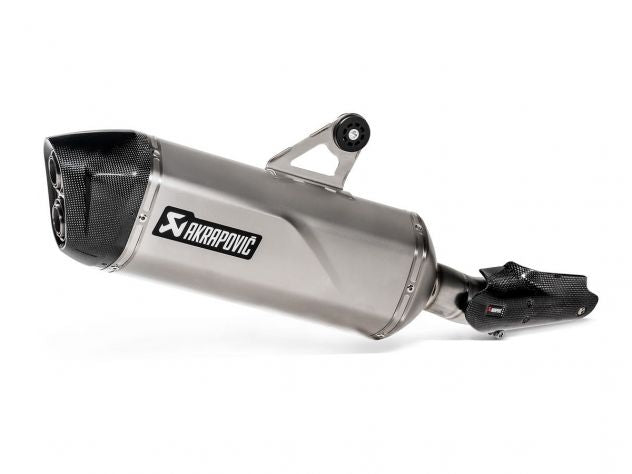 Escape Akrapovic titanio montado en BMW R1250GS con protector térmico