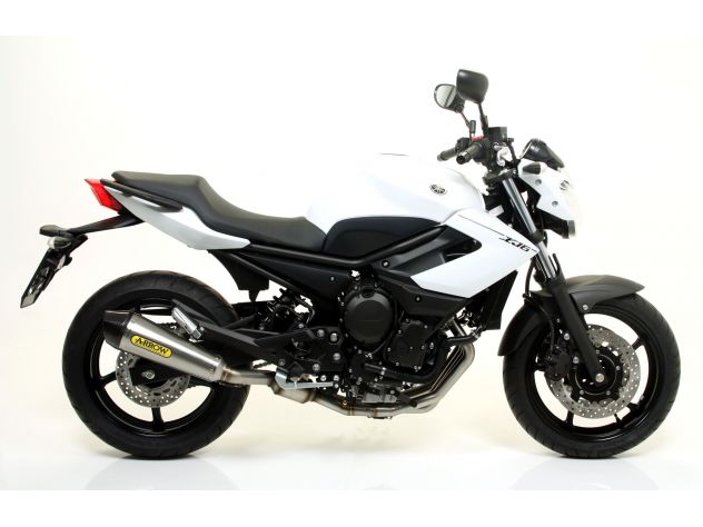 Escape Arrow Street Thunder montaje original Yamaha XJ6 sin modificaciones