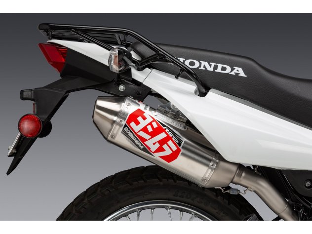 Detalle construcción cónica Yoshimura RS-2 acabado pulido para XR 150 L