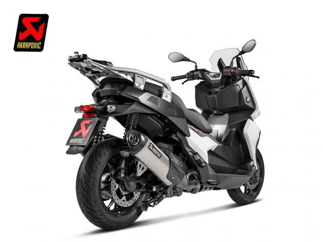 Escape Akrapovic S-B4SO2-HRT completo fondo blanco BMW C 400 X GT