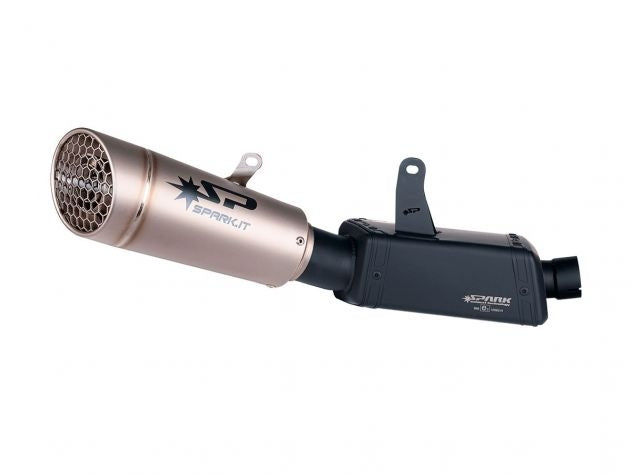 Escape semicompleto Spark Grid-O montado en Triumph Street Triple 765 RS acabado negro