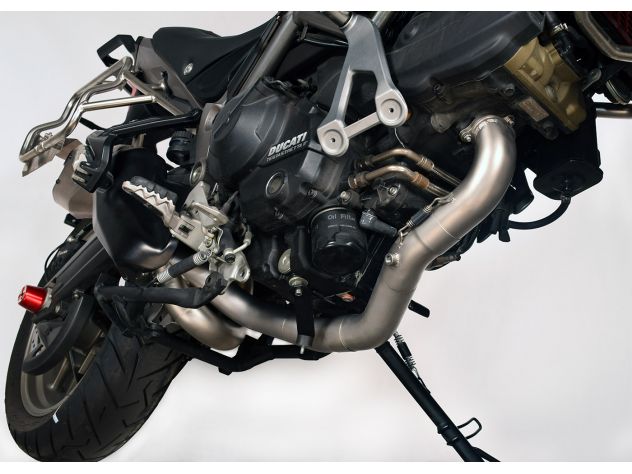 Detalle válvula simulada y construcción AISI 304 colector Spark Multistrada 950