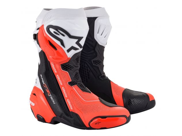 Botas Alpinestars Supertech R vista frontal con zona de flexión