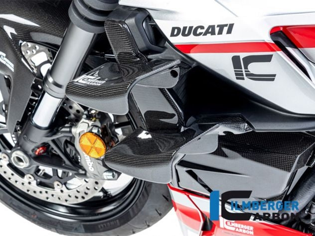 Tapa lateral carbono Ilmberger instalada en Ducati Streetfighter V2 lado izquierdo
