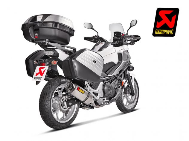 Terminal slip-on Akrapovic titanio Honda NC 750 S vista completa